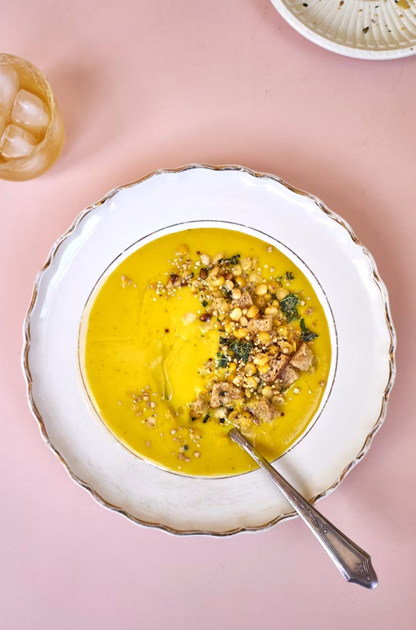 The Creamiest Vegan Soup (Cauliflower)